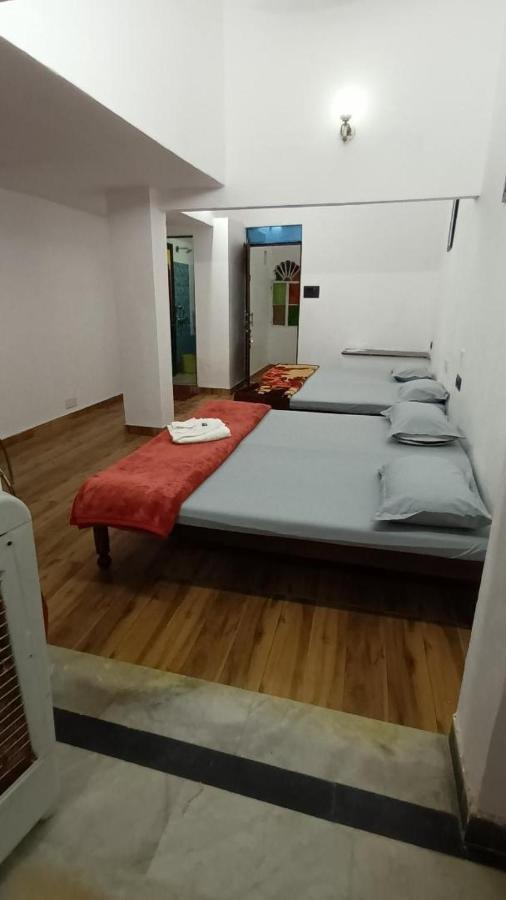 Jag Niwas Guest House & Pure Veg Restaurant Udaipur Exterior foto