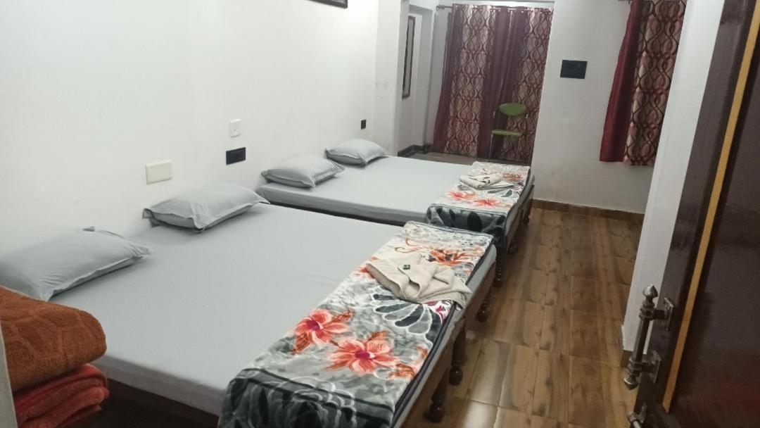 Jag Niwas Guest House & Pure Veg Restaurant Udaipur Exterior foto