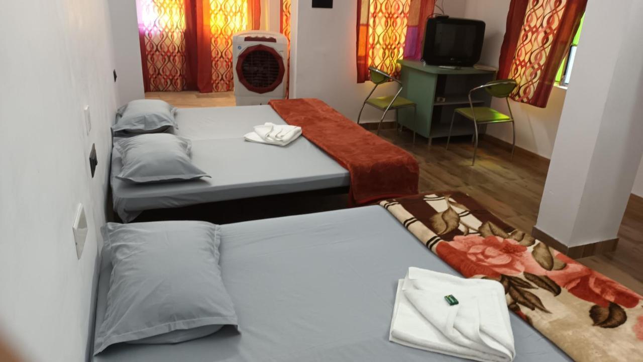Jag Niwas Guest House & Pure Veg Restaurant Udaipur Exterior foto